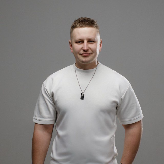 Артем Щурко — Co-founder, CSO, внедрение CRM и систем продаж